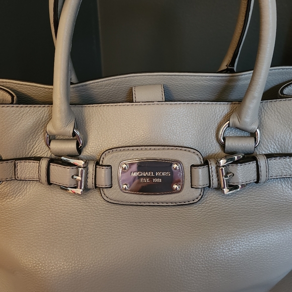 Micheal Kors Bag - Picture 2 of 13